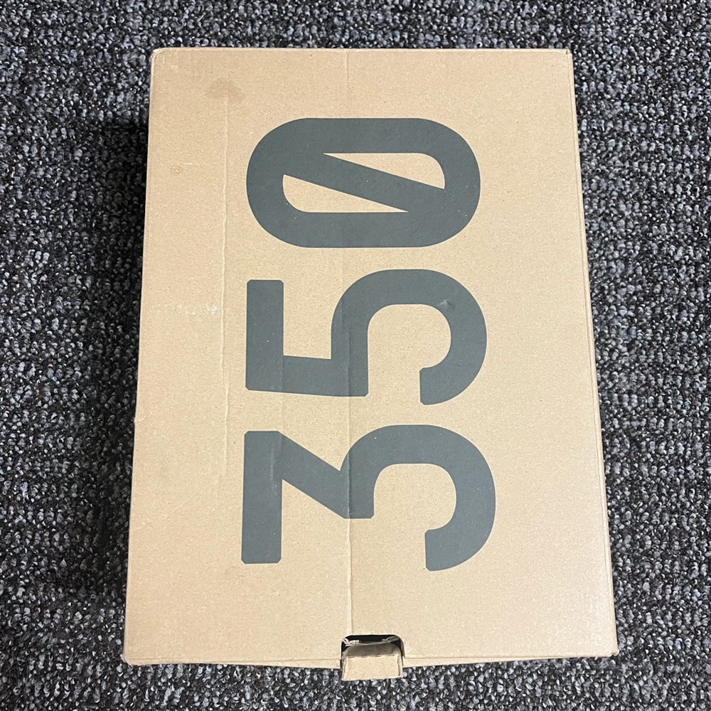 Adidas Yeezy Boost 350 V2 in Cream and Gray - Picture 9 of 9